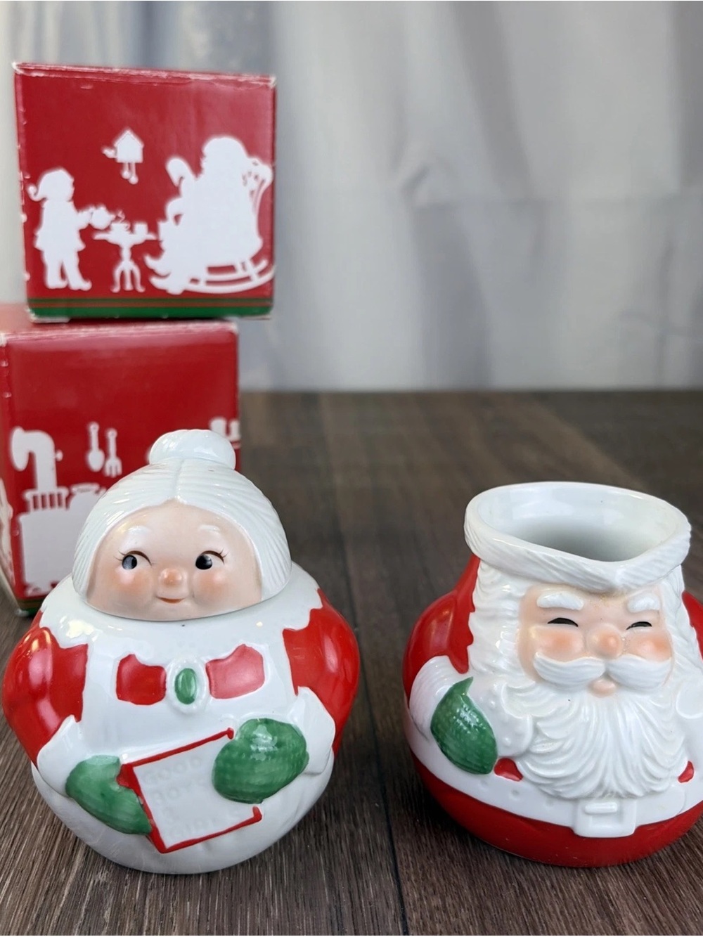 Vintage 1983 Avon Claus & Company Santa & Mrs Claus Creamer & Sugar w/ Lid
